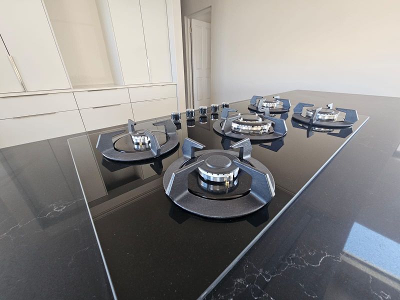 Newly Built Coastal Home – Walk to Blue Flag Beach in Stilbaai Duine - Photo 6