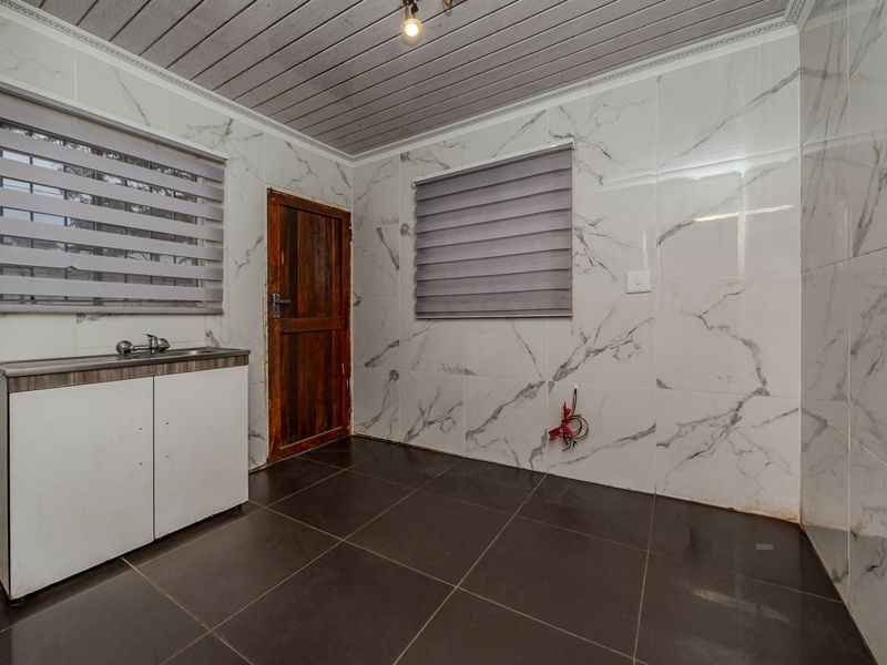 Discover Your Dream Home in Mohlakeng, Randfontein! - Photo 2