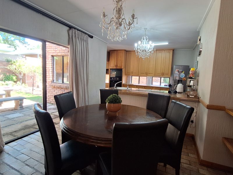 Beautiful family home in green area for sale - Photo 8