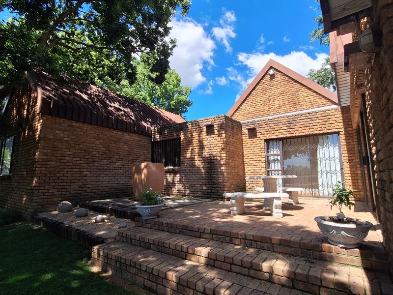 Beautiful family home in green area for sale - Photo 2