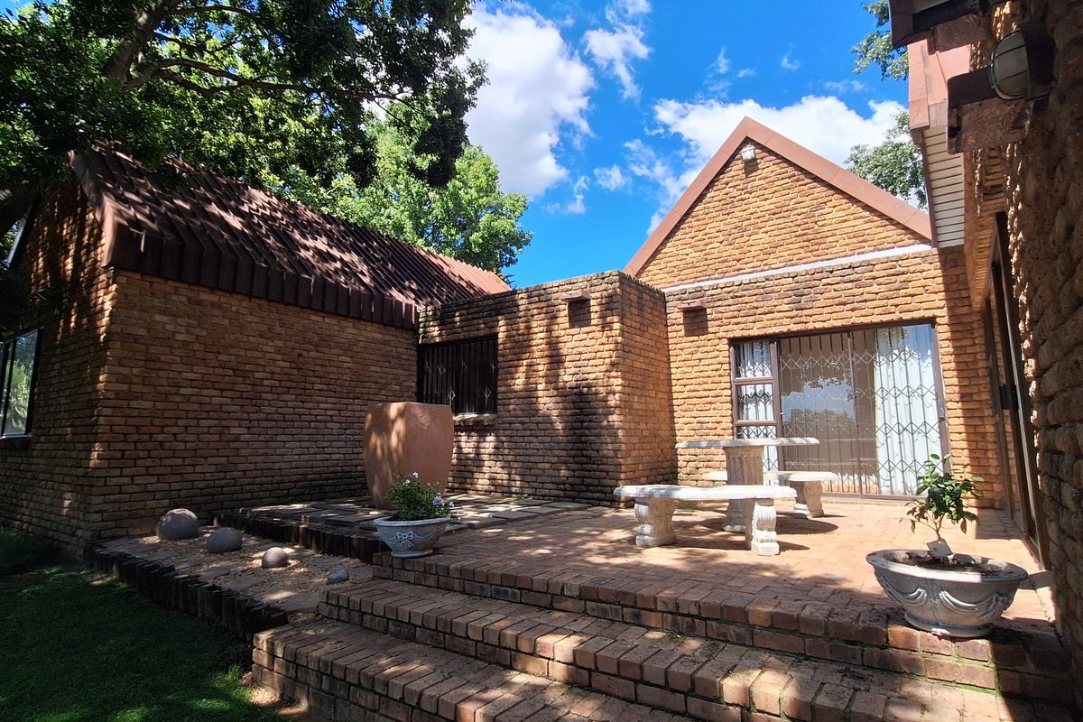 Beautiful family home in green area for sale - Photo 2