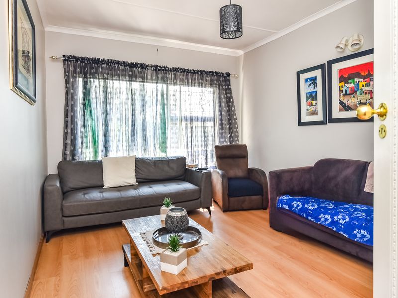 Spacious 4 Bedroomed House With Some Extra Features For Those Needing More. - Photo 6