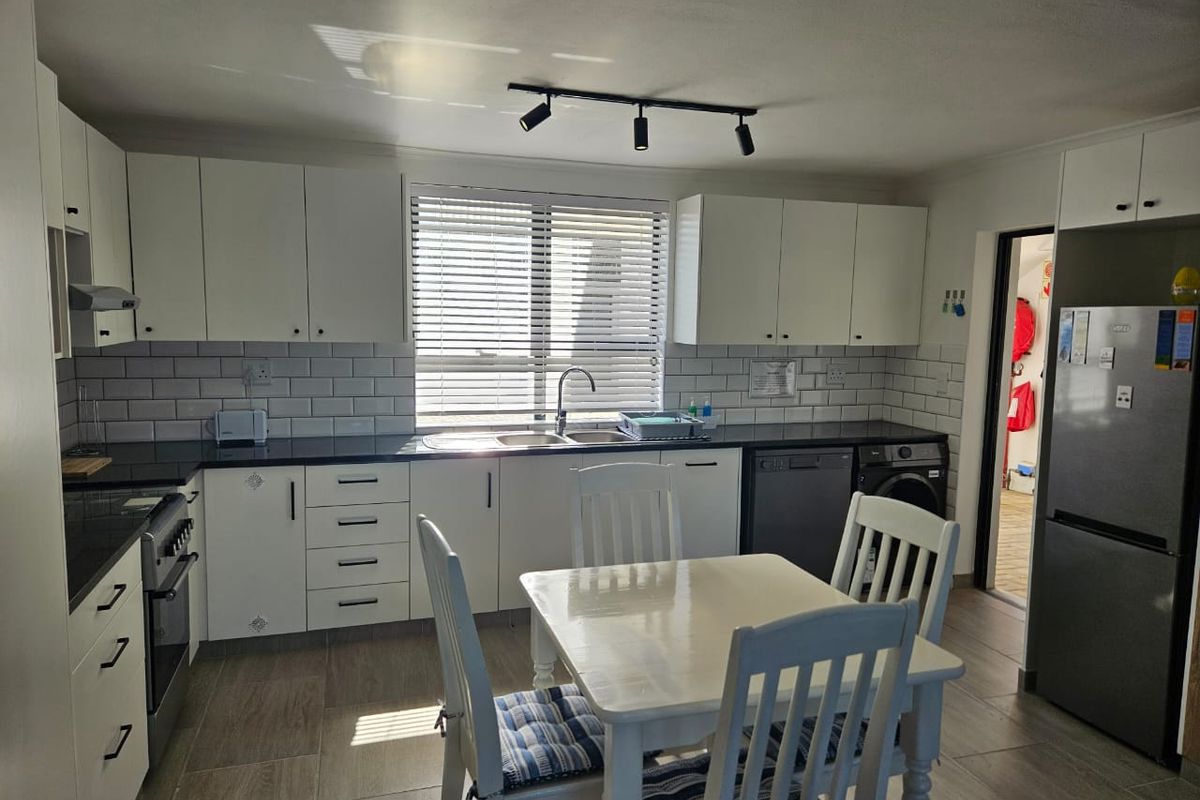 Beautiful 2 -  bedroom flt to rent Stilbaai - Photo 4