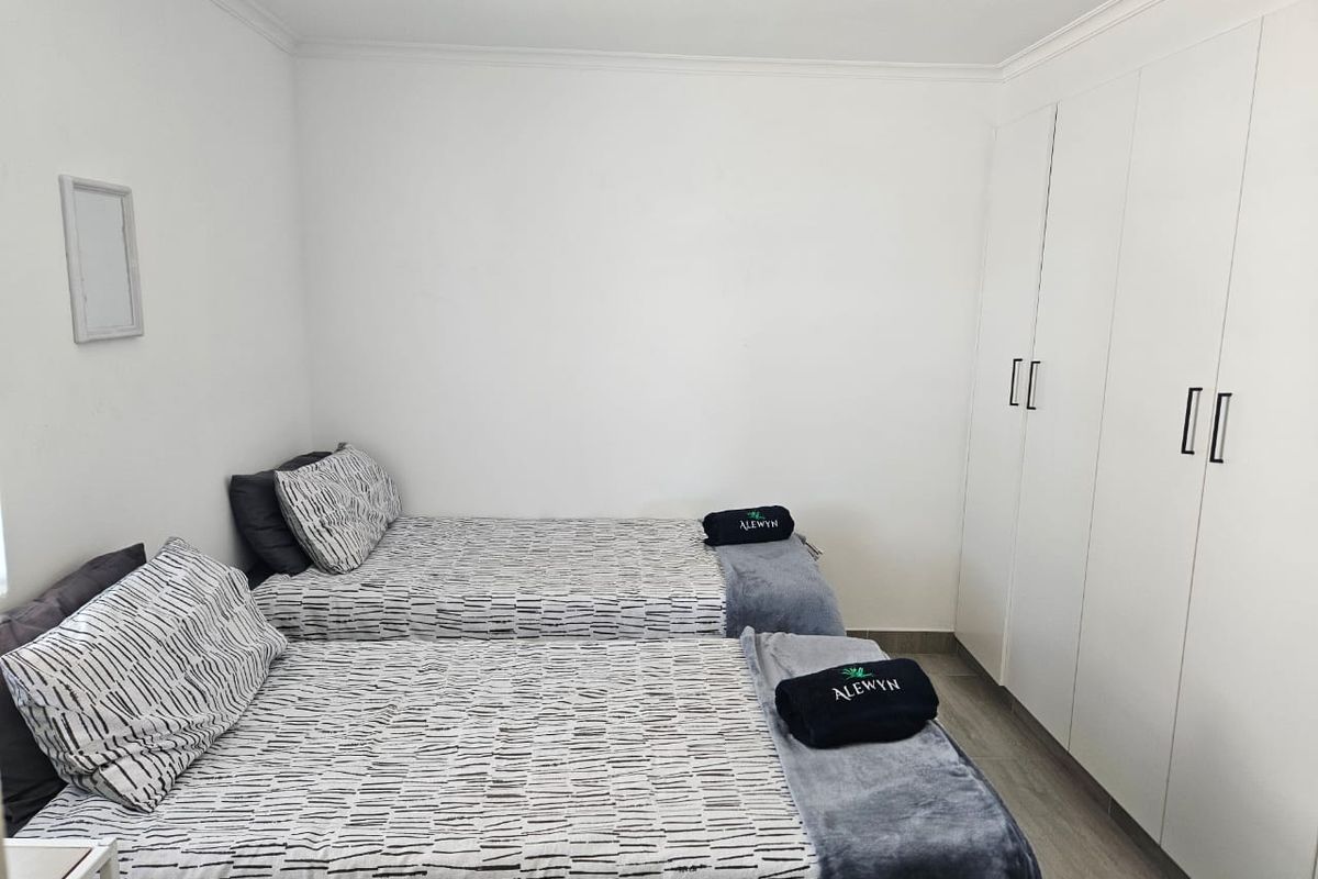 Beautiful 2 -  bedroom flt to rent Stilbaai - Photo 5