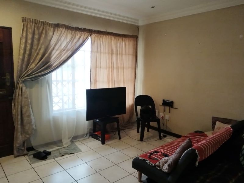 Apartment For Sale In Potchefstroom - Photo 5