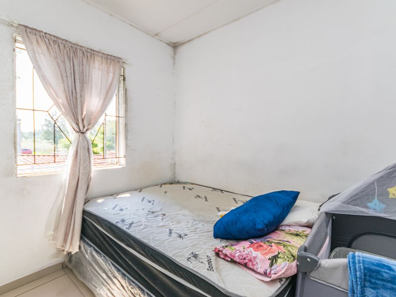 Modern 2-Bedroom Apartment in Emfuleni Heights – Perfect for First-Time Buyers! - Photo 4