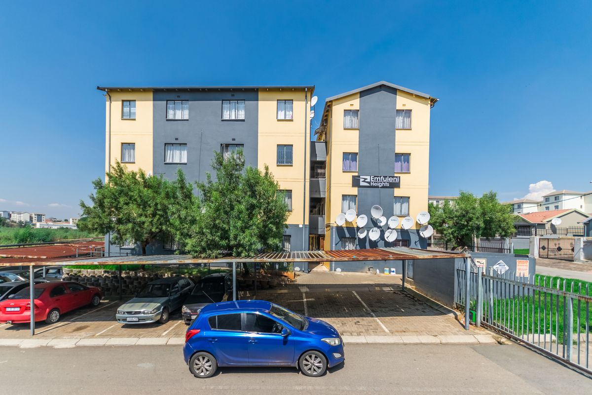 Modern 2-Bedroom Apartment in Emfuleni Heights – Perfect for First-Time Buyers! - Photo 2