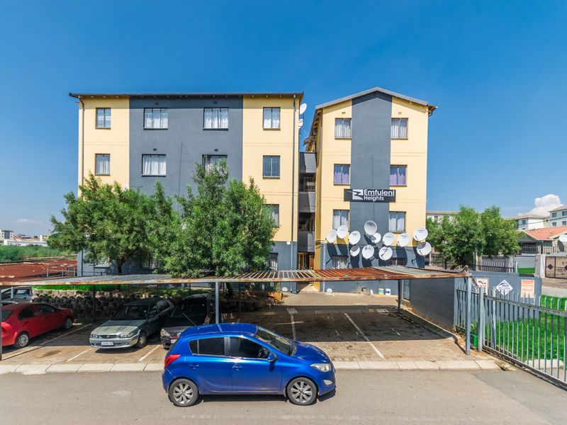 Modern 2-Bedroom Apartment in Emfuleni Heights – Perfect for First-Time Buyers! - Photo 2