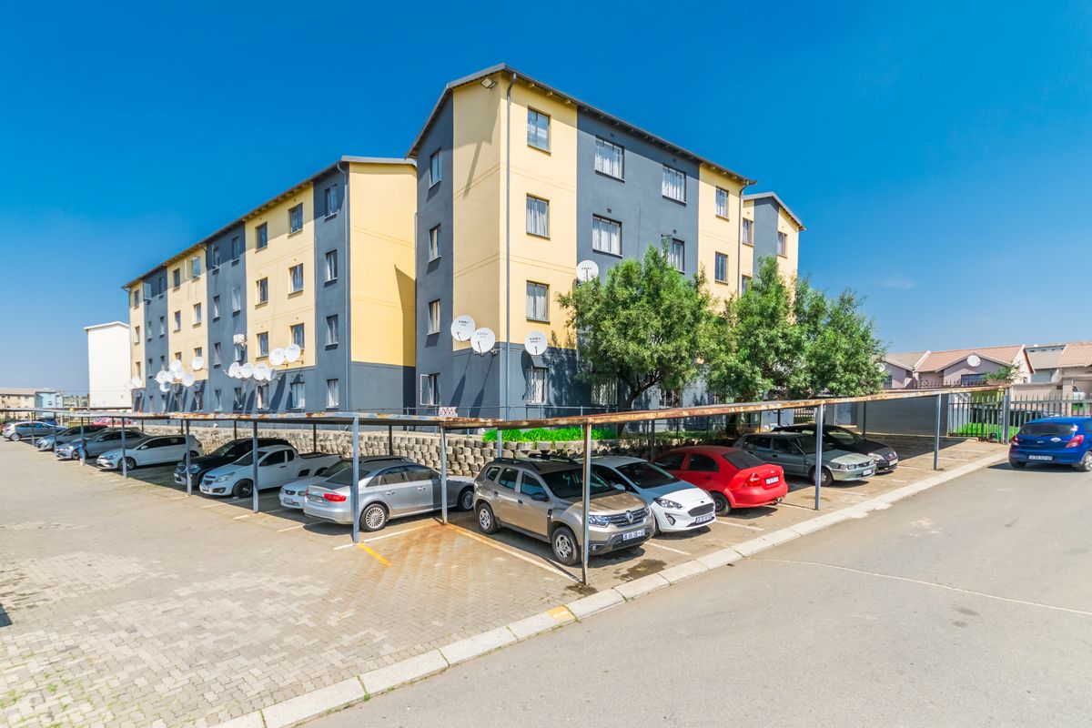 Modern 2-Bedroom Apartment in Emfuleni Heights – Perfect for First-Time Buyers! - Photo 3