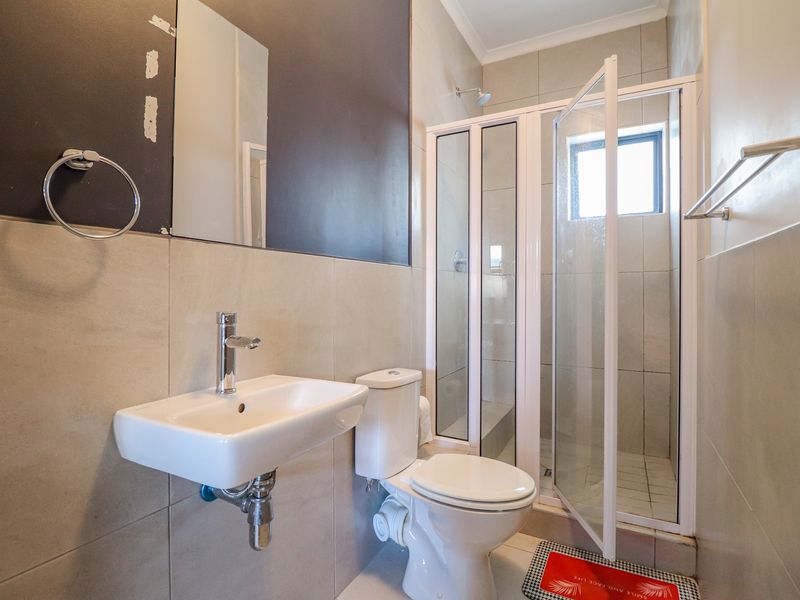 One Bedroom Apartment for Sale - Photo 9