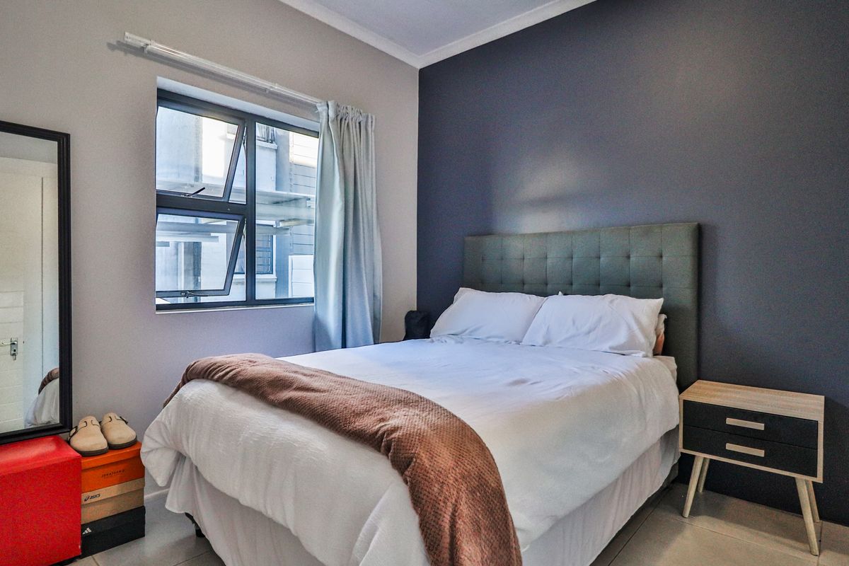 One Bedroom Apartment for Sale - Photo 2