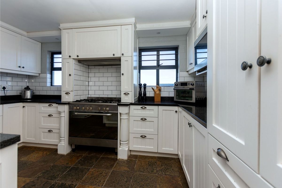 Exceptional Multi-Dwelling Lifestyle Property with Income Potential - Photo 5