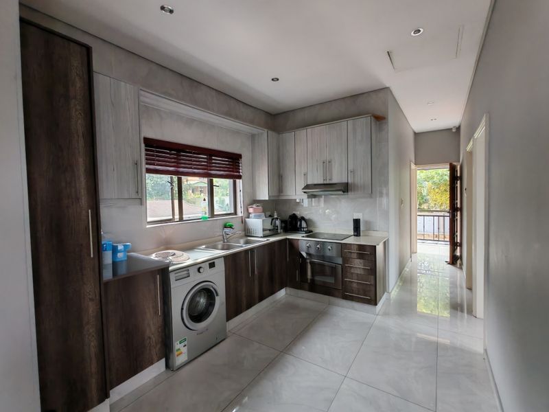 Modern 2 bedroom apartment in Herrwood Park on shared Property - Photo 3