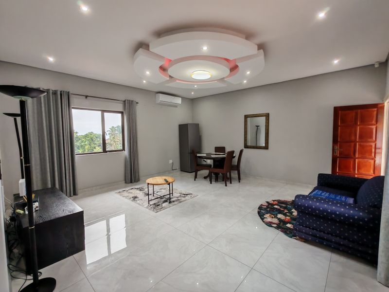 Modern 2 bedroom apartment in Herrwood Park on shared Property - Photo 2