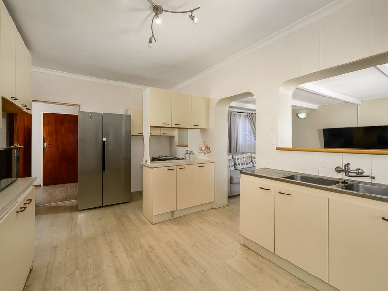 4 Bedroom house in Westerng - Photo 10