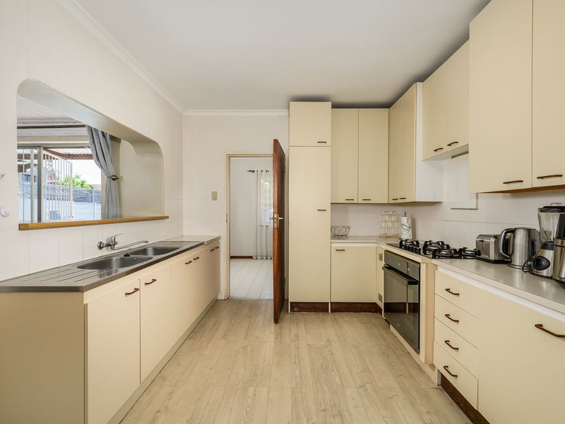 4 Bedroom house in Westerng - Photo 9