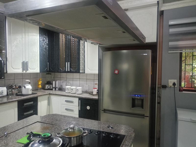 EXCEPTIONAL VALUE – SPACIOUS FAMILY HOME WITH EVERYTHING YOU NEED! - Photo 7