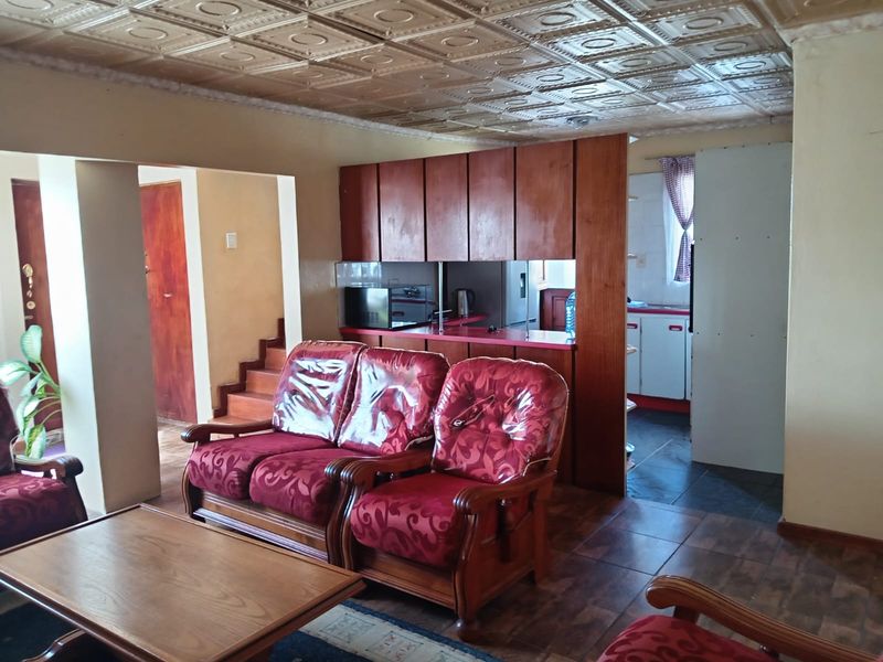 FOUR BEDROOM HOUSE FOR SALE IN MOTHERWELL - Photo 4