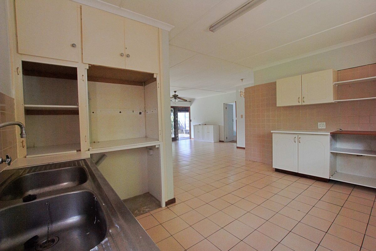 Small complex but secure living close to the beach - Photo 5