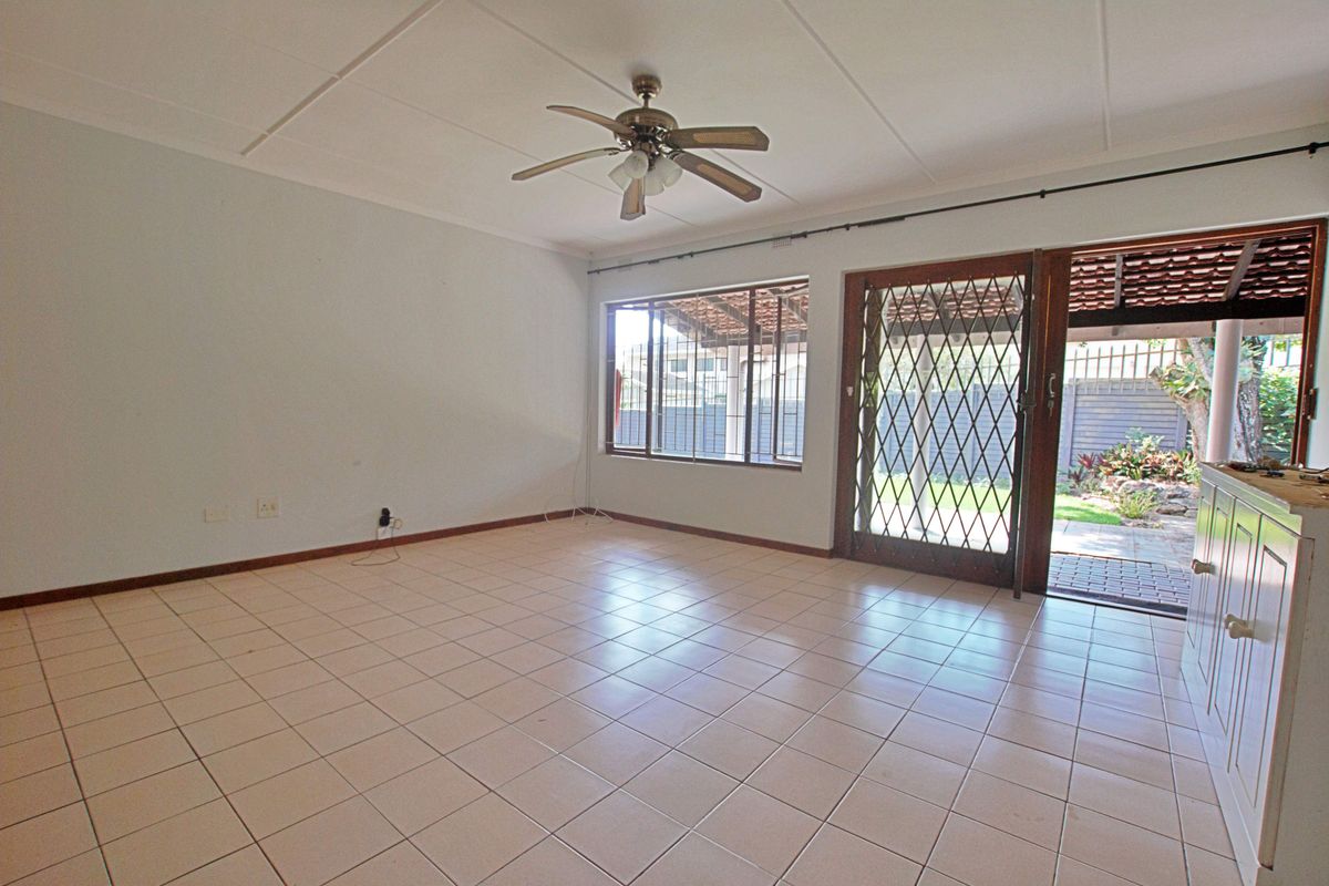 Small complex but secure living close to the beach - Photo 3