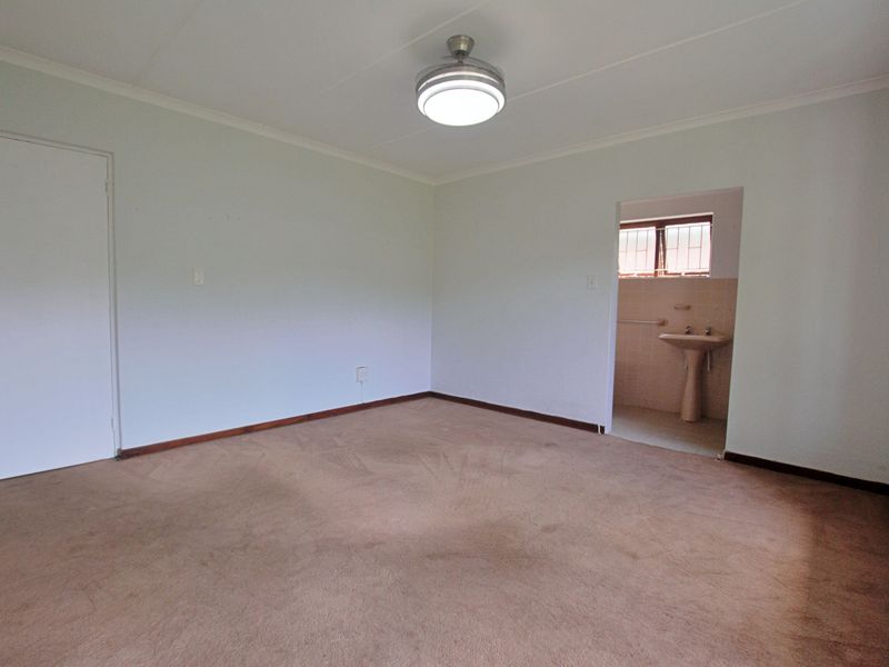 Small complex but secure living close to the beach - Photo 8