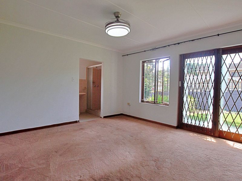 Small complex but secure living close to the beach - Photo 10