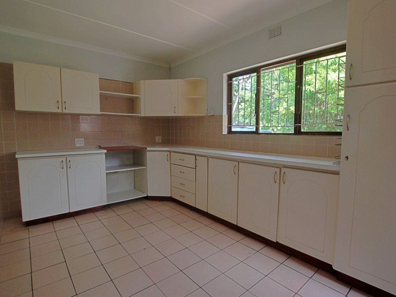 Small complex but secure living close to the beach - Photo 6