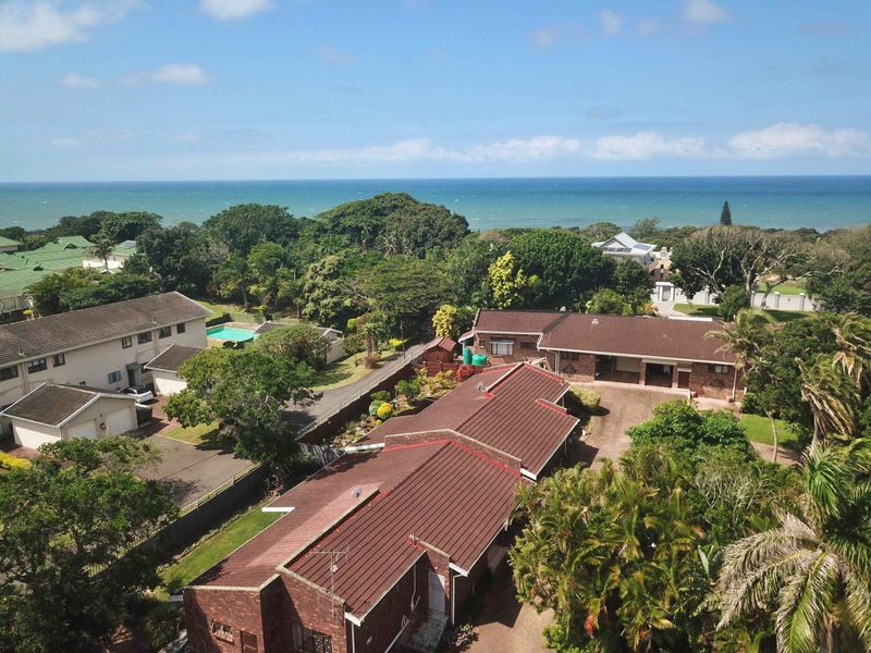 Small complex but secure living close to the beach - Photo 2