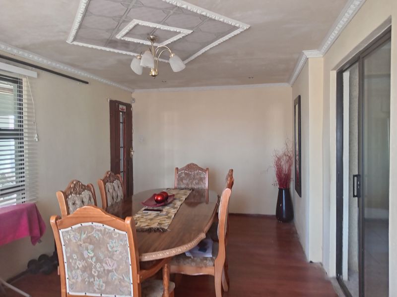 FOUR BEDROOM HOUSE FOR SALE IN MOTHERWELL NU6 - Photo 9