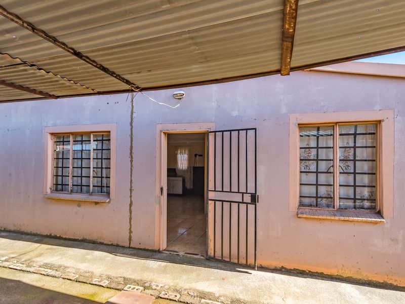 Investment House for Sale in Protea Glen Ext 16 - Photo 10