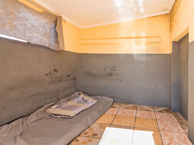 Investment House for Sale in Protea Glen Ext 16 - Photo 8