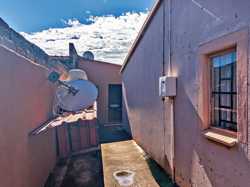 Investment House for Sale in Protea Glen Ext 16 - Photo 6