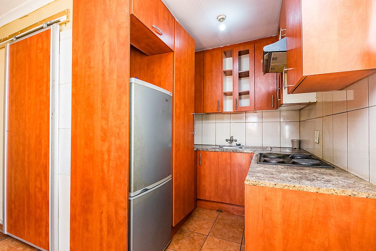 Investment Property For Sale in Protea Glen Ext 11 High Rental Income Potential ! - Photo 2