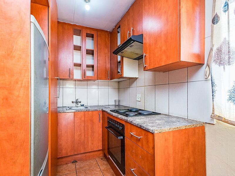 Investment Property For Sale in Protea Glen Ext 11 High Rental Income Potential ! - Photo 6