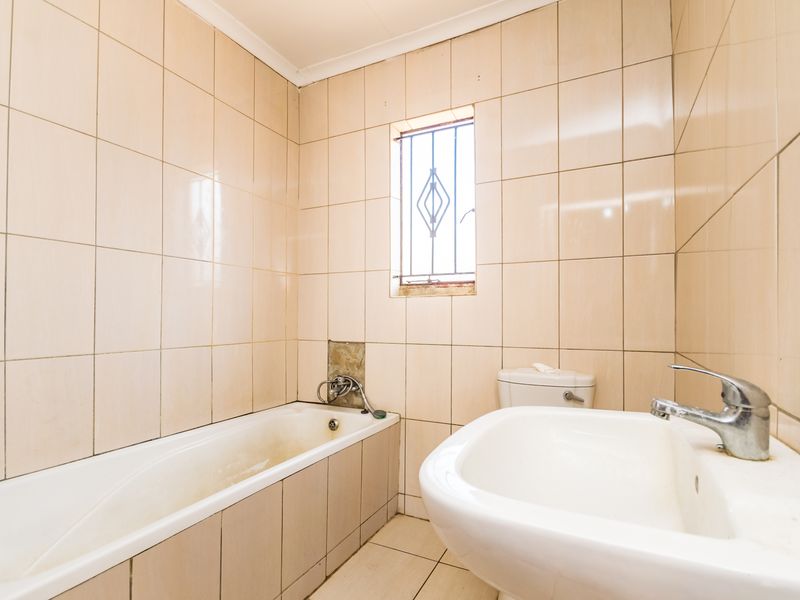 Investment Property For Sale in Protea Glen Ext 11 High Rental Income Potential ! - Photo 7