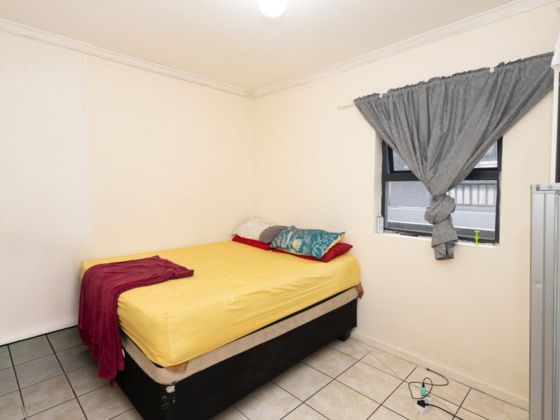 Stylish 2-bedroom apartment for sale in Townsend Estate, Goodwood—perfect for modern living! - Photo 3