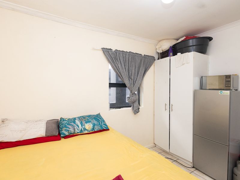 Stylish 2-bedroom apartment for sale in Townsend Estate, Goodwood—perfect for modern living! - Photo 4