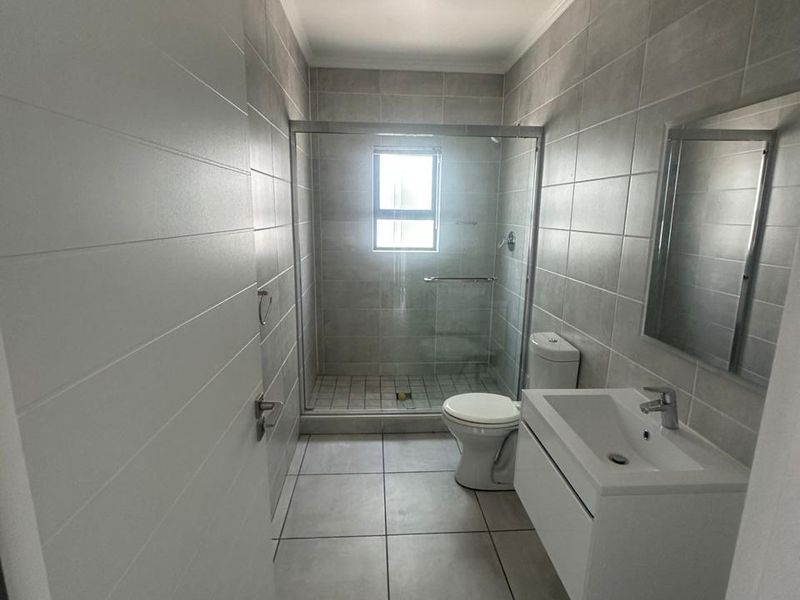 Sleek & Stylish Living – Modern 1-Bedroom Apartment at The Whisken - Photo 7