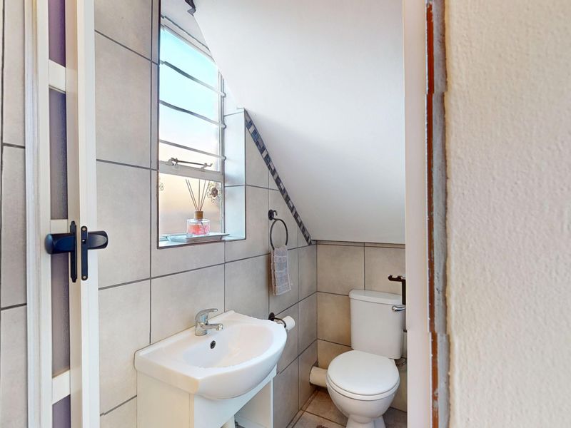 Live Luxury Non-distressed Auction with Starting to bid from R570 000.00 - Photo 7