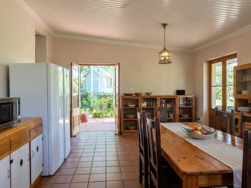 Historic Charm Meets Comfort – 2-Bedroom Cottage in Swellendam - Photo 9