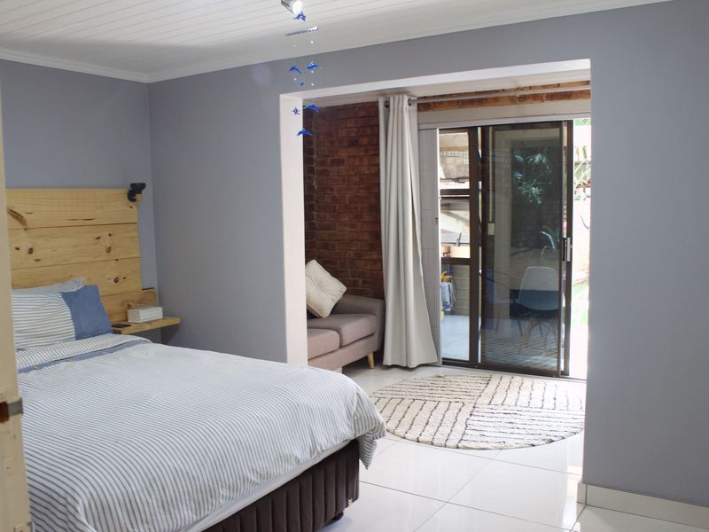 Beautiful double storey townhouse in secure complex in Glen Marais - Photo 8