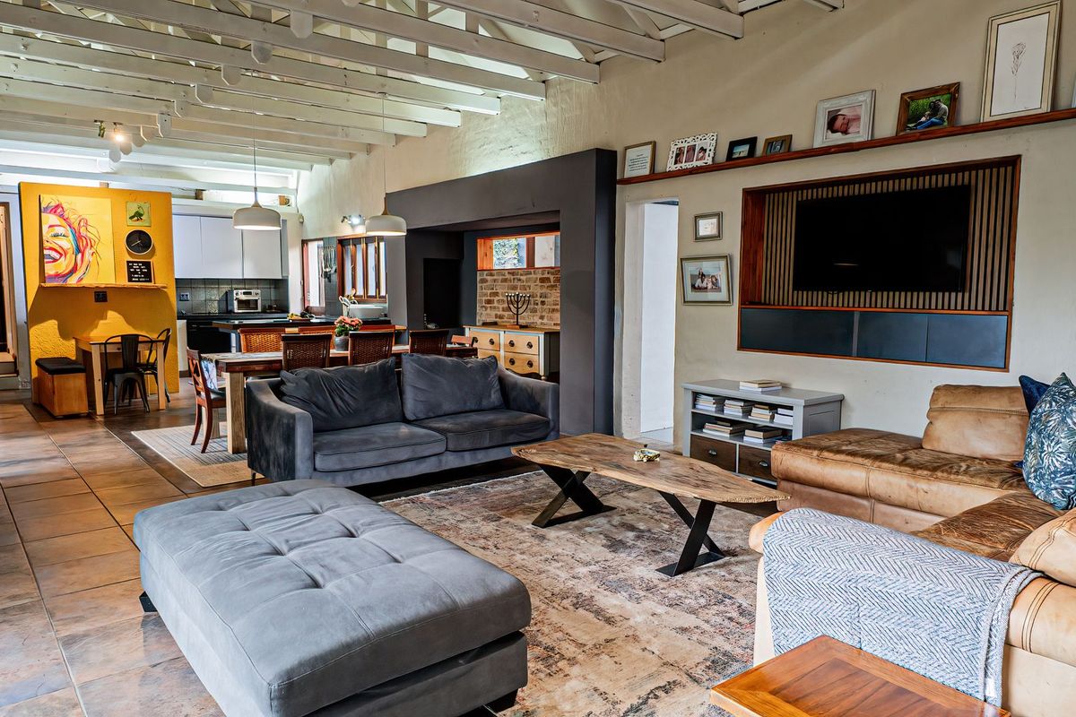 Architectural Elegance Meets Modern Family Living in a Prime Cul-de-Sac Location - Photo 4