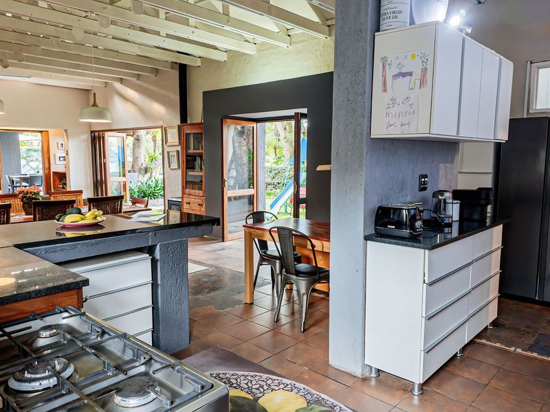 Architectural Elegance Meets Modern Family Living in a Prime Cul-de-Sac Location - Photo 7