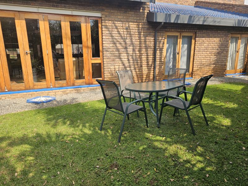 Modern Luxury Family Home with Exceptional Entertainment Features - Photo 3