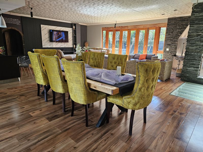 Modern Luxury Family Home with Exceptional Entertainment Features - Photo 7