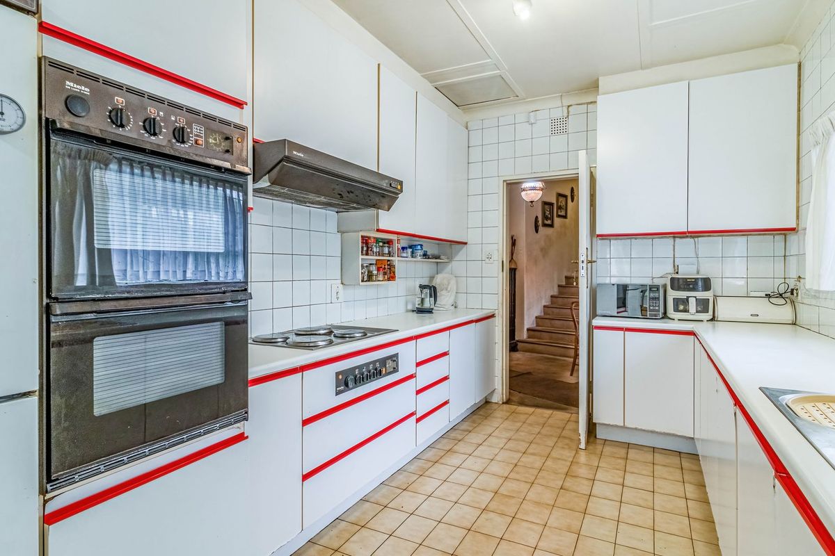 Harcourts Non-Distressed, Auction Platform: - Photo 4