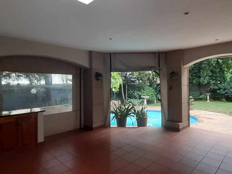 Sassy, Secure - Photo 3