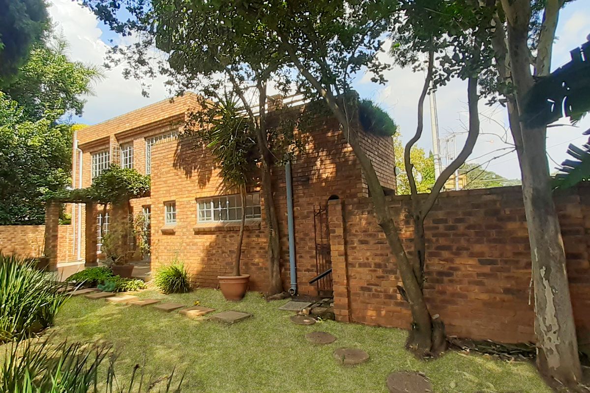 Modern, Secure Living - Photo 2