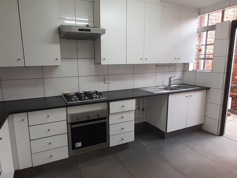 Modern, Secure Living - Photo 4