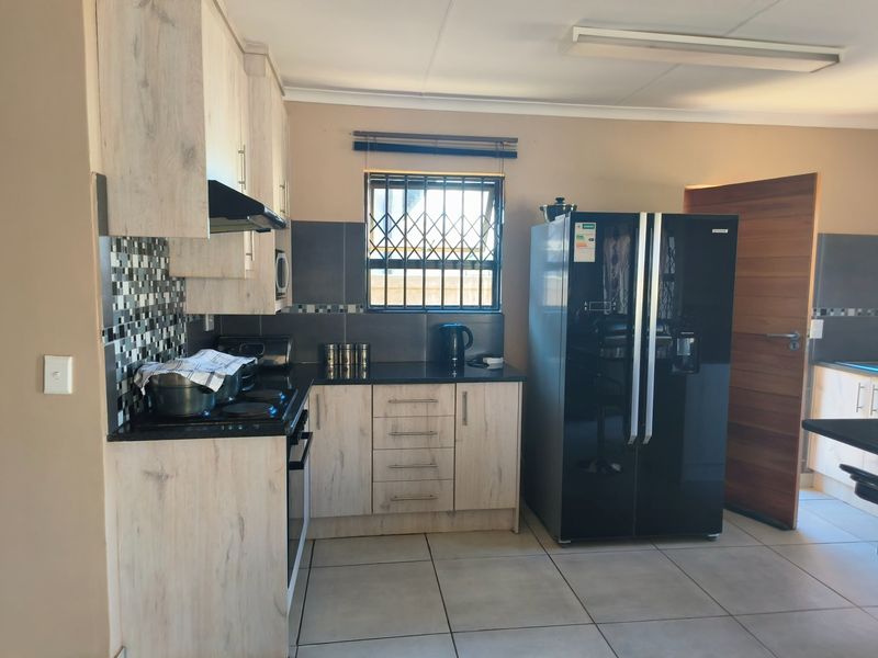 Three Bedroom Specious and Functional Perfect Family Home For Sale in Ellaton - Photo 4